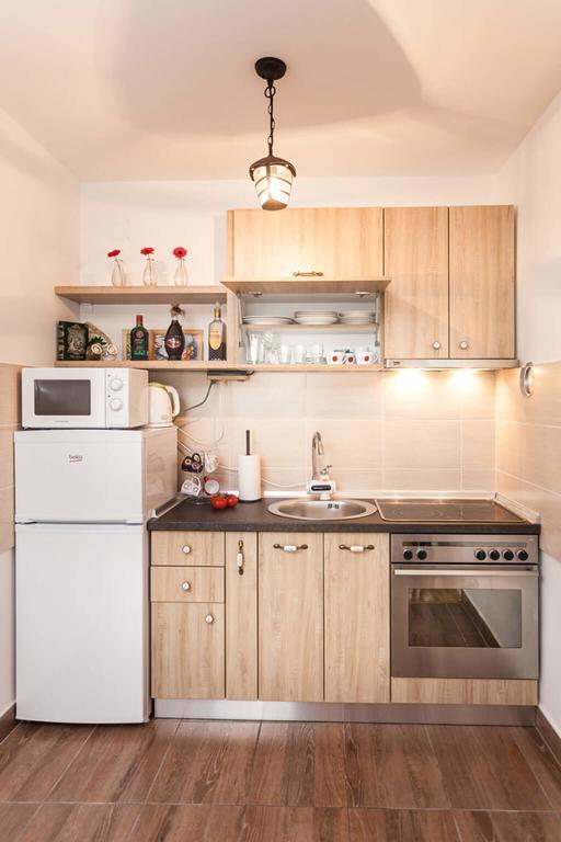 Mia - Lovely Near Airport Apartment *
