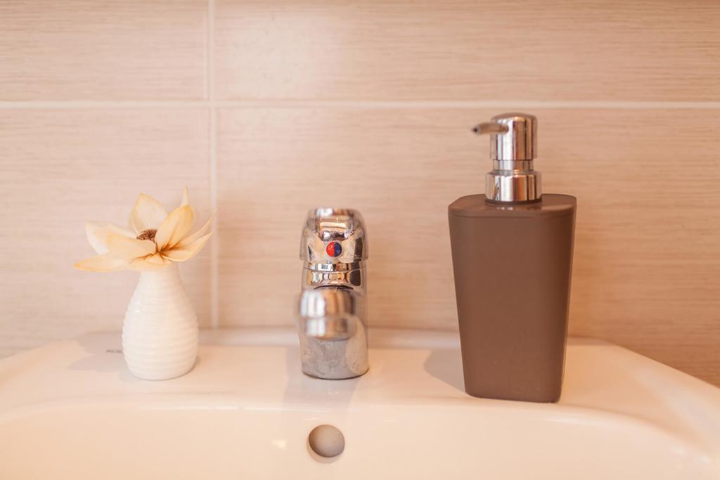 Mia - Lovely Near Airport Apartment